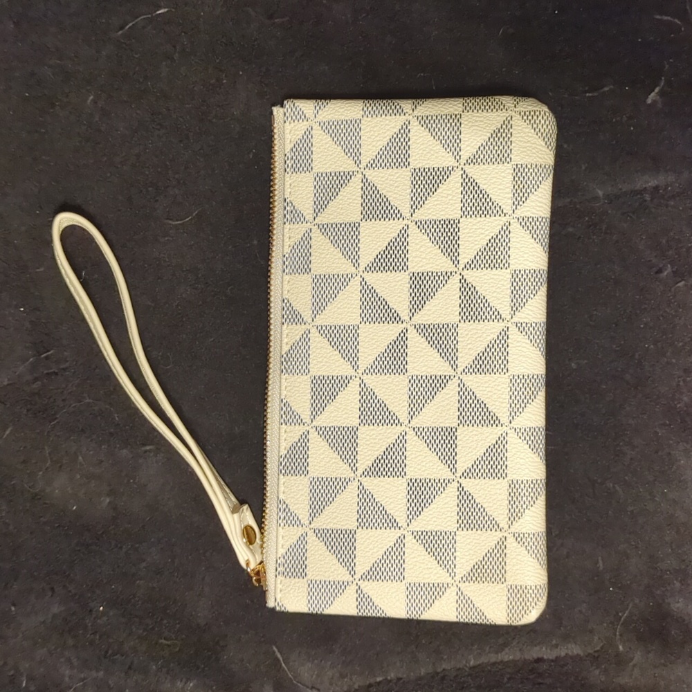 Wristlet